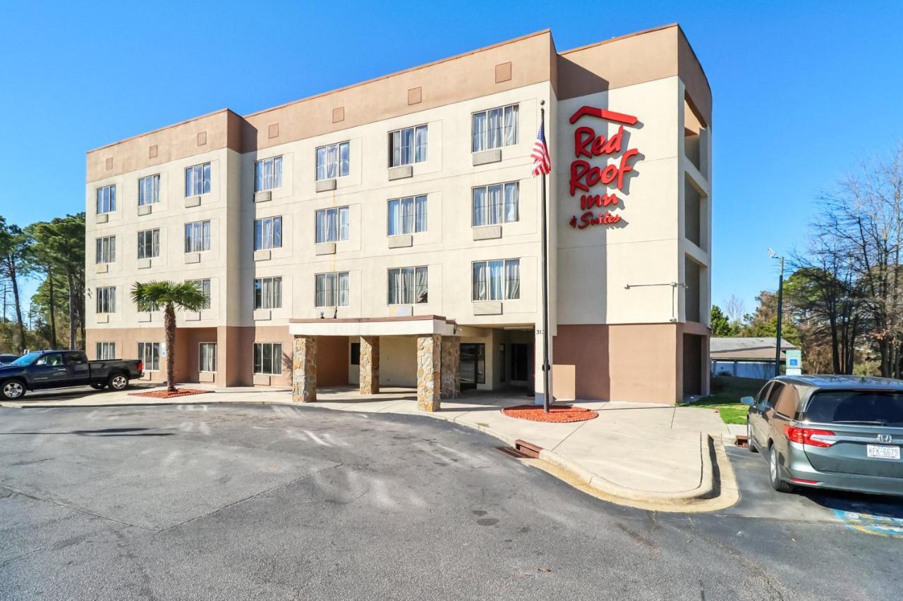 Red Roof Inn & Suites Fayetteville-Fort Bragg Exterior foto